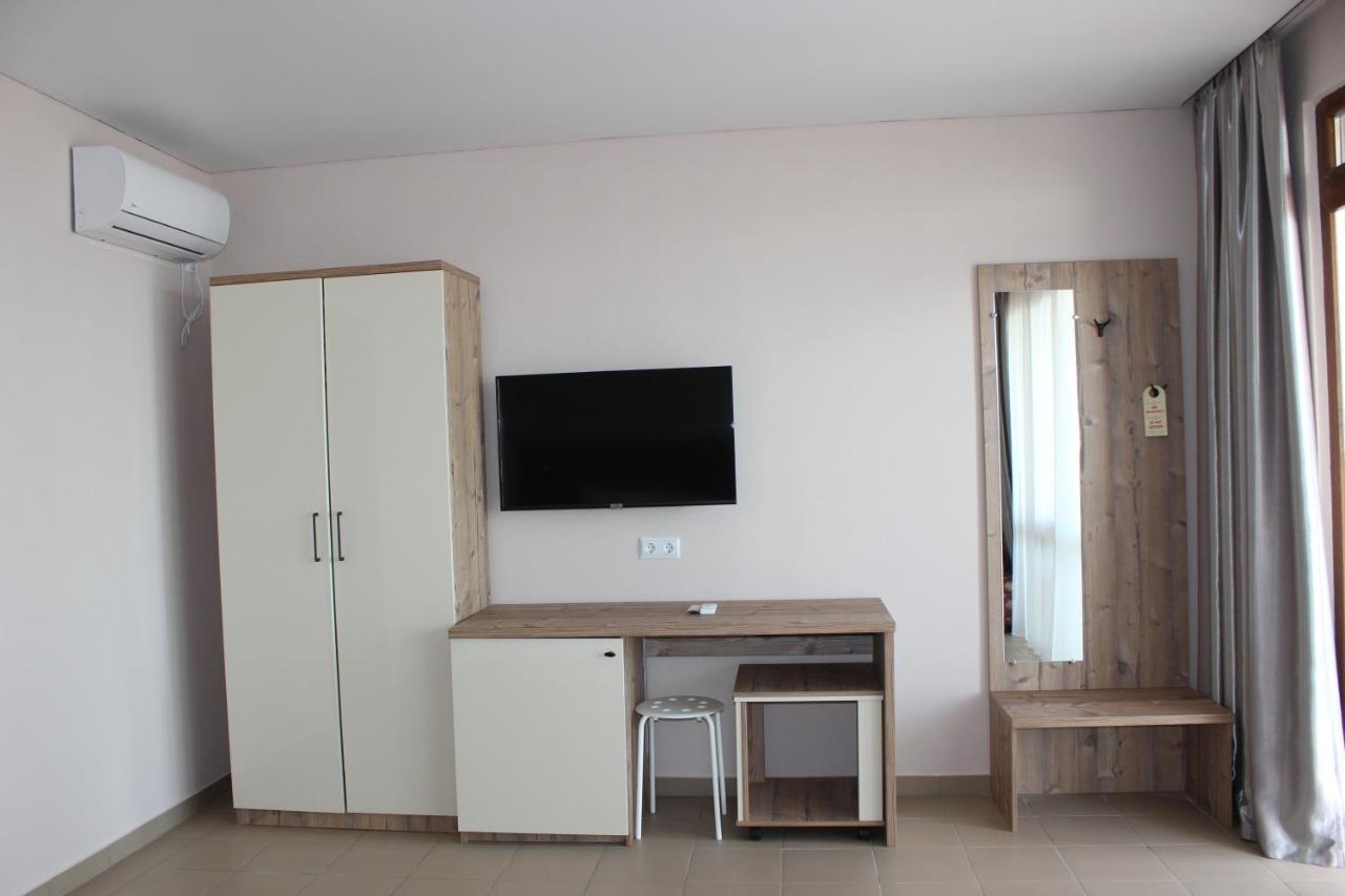 Napra Hotel Gantiadi Zewnętrze zdjęcie