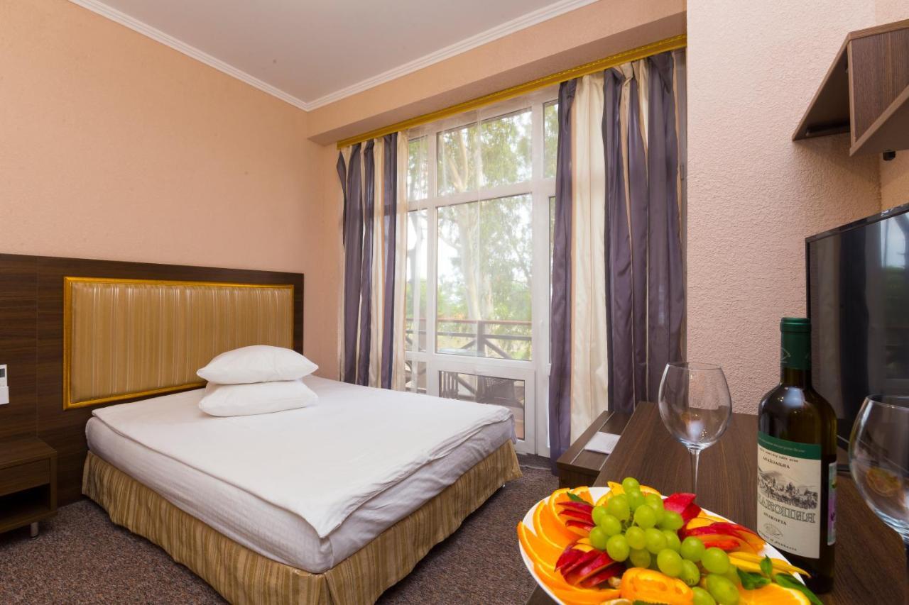 Napra Hotel Gantiadi Zewnętrze zdjęcie